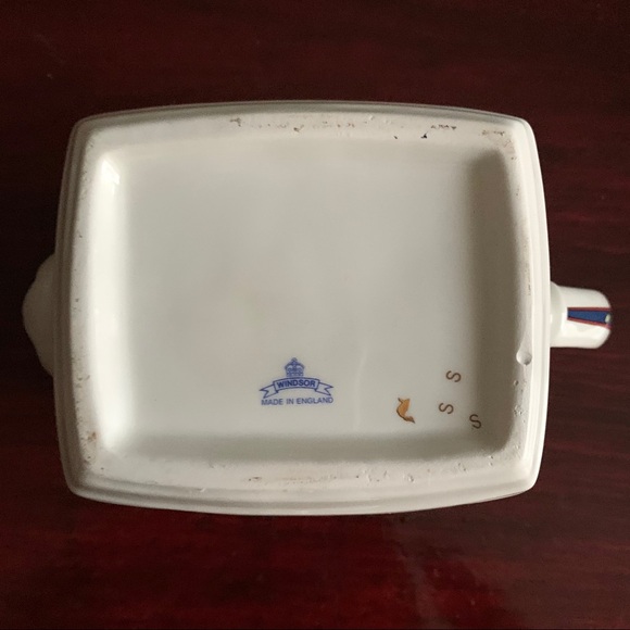 Windsor England Red Floral Square Ceramic Tea Pot - Picture 10 of 13